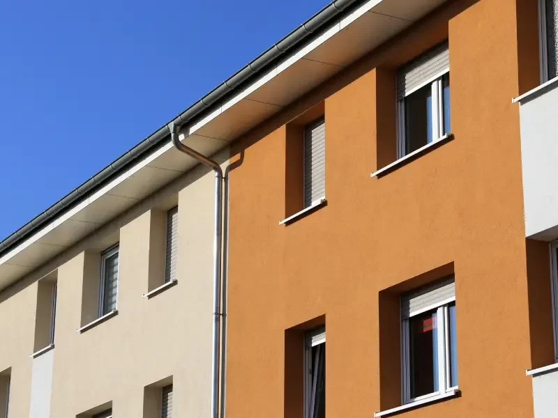 Ravalement de façade d'une maison typique toulousaine